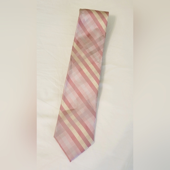 Calvin Klein Men's 100% Silk Neck Tie Brand New with Tags - Picture 3 of 7